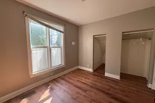 370 Bent St, Elgin, IL 60120 - Photo 8