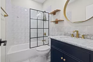 2305 N Austin Ave, Chicago, IL 60639 - Photo 18