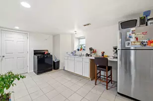 1637 S St Louis Ave, Chicago, IL 60623 - Photo 4