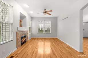 209 Grays Dr, Oswego, IL 60543 - Photo 4