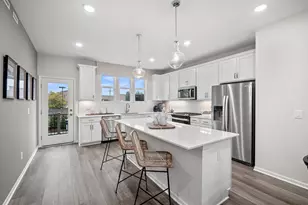 213 Mountain Interval Rd, Schaumburg, IL 60193 - Photo 2