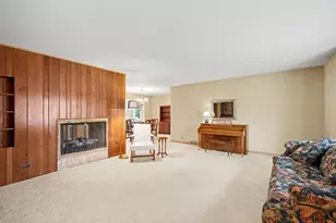 754 N Kenilworth Ave, Glen Ellyn, IL 60137 - Photo 4