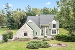 38W199 Heatherfield Dr, Elgin, IL 60124 - Photo 1