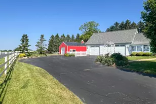 16205 University Rd, Malta, IL 60150 - Photo 4