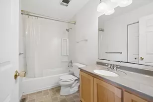 2904 Stork Ct, Rolling Meadows, IL 60008 - Photo 8