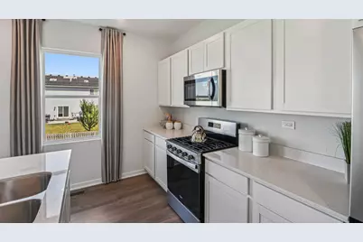 984 Sapphire Lane, Montgomery, IL 60538 - Photo 6