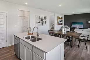 984 Sapphire Ln, Montgomery, IL 60538 - Photo 8