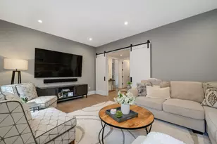 454 W Barry Ave, Chicago, IL 60657 - Photo 16