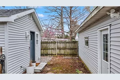 3221 E Lake Paradise Road, Mattoon, IL 61938 - Photo 32