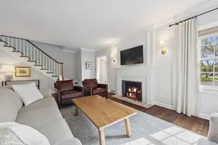 324 S Poplar Ave E, Elmhurst, IL 60126 - Photo 4