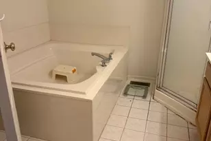 1298 Leonard Dr, Schaumburg, IL 60193 - Photo 10