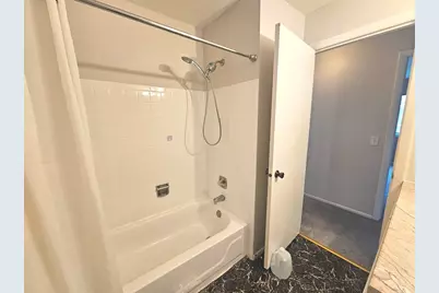 573 Greystone Lane #D2, Wheeling, IL 60090 - Photo 16