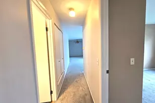 573 Greystone Ln, Wheeling, IL 60090 - Photo 14