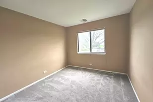 573 Greystone Ln, Wheeling, IL 60090 - Photo 18