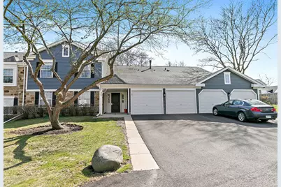 36 Waterbury Lane #01, Schaumburg, IL 60193 - Photo 2
