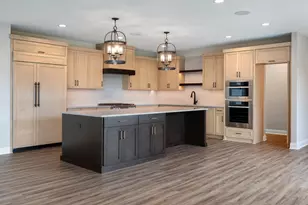 1033 Emerald Dr, Naperville, IL 60540 - Photo 2