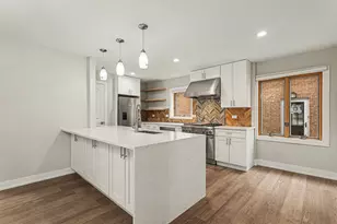 538 N Broadway Ave, Park Ridge, IL 60068 - Photo 2