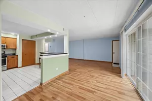 9130 W 95th St, Hickory Hills, IL 60457 - Photo 6