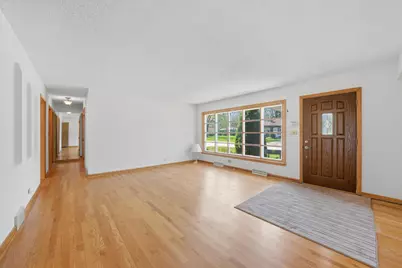18131 Loomis Avenue, Homewood, IL 60430 - Photo 6