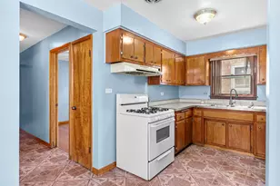 3855 W 58th Pl, Chicago, IL 60629 - Photo 10