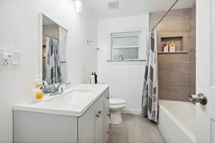 5565 W Gladys Ave, Chicago, IL 60644 - Photo 8