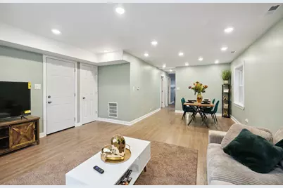 5565 W Gladys Avenue #2, Chicago, IL 60644 - Photo 4