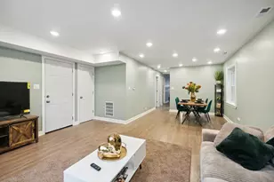 5565 W Gladys Ave, Chicago, IL 60644 - Photo 4