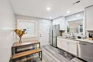 5565 W Gladys Ave, Chicago, IL 60644 - Photo 10