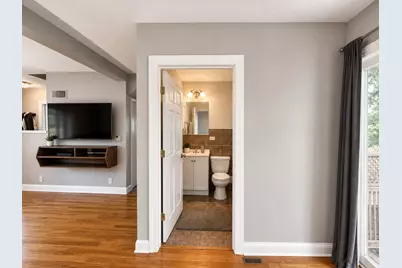 927 Townsend Street, Sycamore, IL 60178 - Photo 6