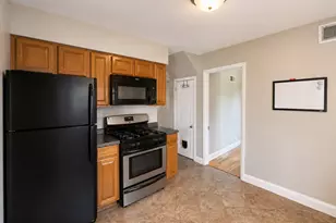 927 Townsend St, Sycamore, IL 60178 - Photo 10