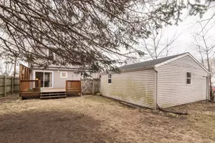 927 Townsend St, Sycamore, IL 60178 - Photo 16