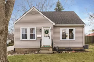927 Townsend St, Sycamore, IL 60178 - Photo 1