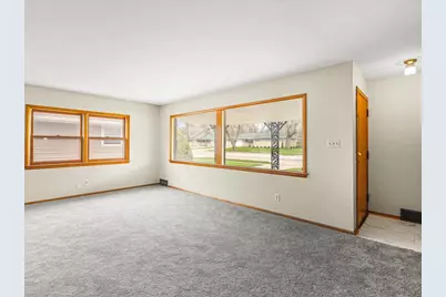 [Address not provided], Rockford, IL 61107 - Photo 6