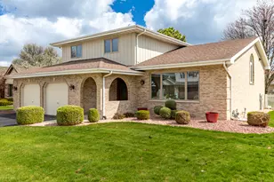 18319 Holland Rd, Lansing, IL 60438 - Photo 2