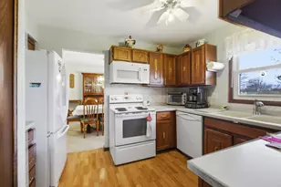 1641 Missouri Dr, Elk Grove Village, IL 60007 - Photo 8