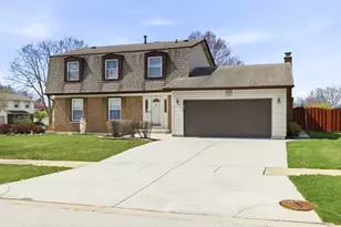 1641 Missouri Dr, Elk Grove Village, IL 60007 - Photo 2