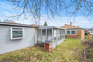 11568 S Troy Dr, Merrionette Park, IL 60803 - Photo 16