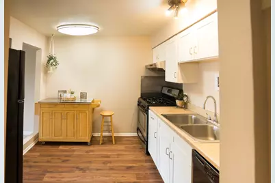 5000 Carriageway Drive #211, Rolling Meadows, IL 60008 - Photo 4