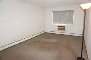 5 Villa Verde Dr, Buffalo Grove, IL 60089 - Photo 8