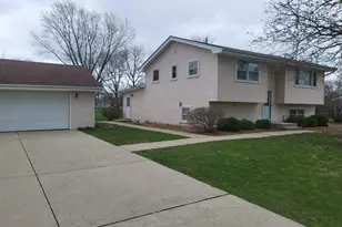 1785 Vista Dr, Wilmington, IL 60481 - Photo 2