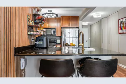 111 W Maple Street #3305, Chicago, IL 60610 - Photo 6