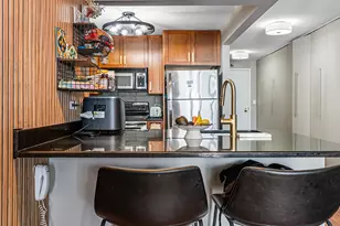 111 W Maple St, Chicago, IL 60610 - Photo 6