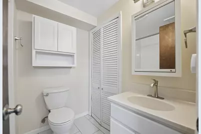 901 E Sunrise Road, Addison, IL 60101 - Photo 12