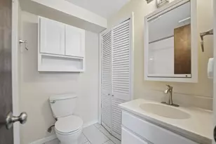 901 E Sunrise Rd, Addison, IL 60101 - Photo 12