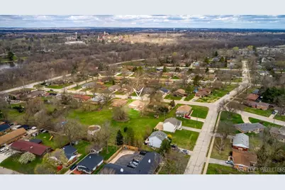 116 Briar Lane, North Aurora, IL 60542 - Photo 4