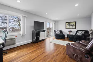 9460 Dee Rd, Des Plaines, IL 60016 - Photo 4