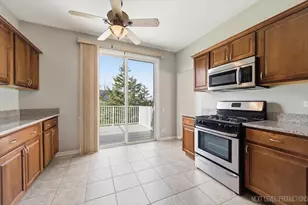 1102 Delta Dr, Elgin, IL 60123 - Photo 12