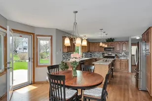 9219 Greenwood Dr, Tinley Park, IL 60487 - Photo 4