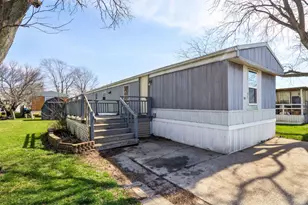4809 W Windsor Rd, Champaign, IL 61822 - Photo 2