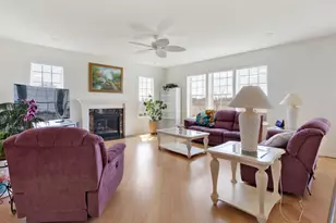 1812 Empress Dr, Elgin, IL 60124 - Photo 6